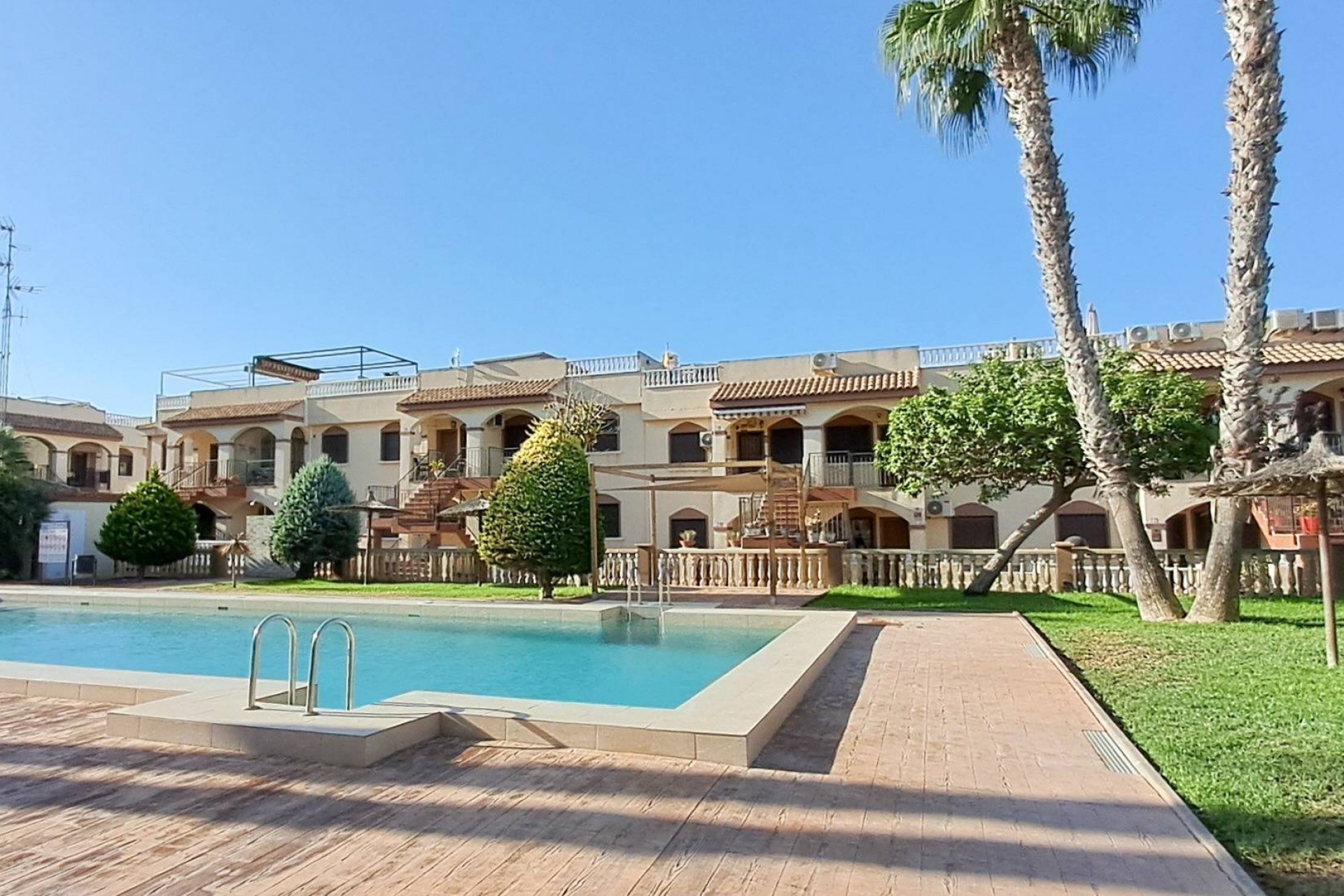 Brukt - Apartment -
Torrevieja - Parque Acuático - Sector 25