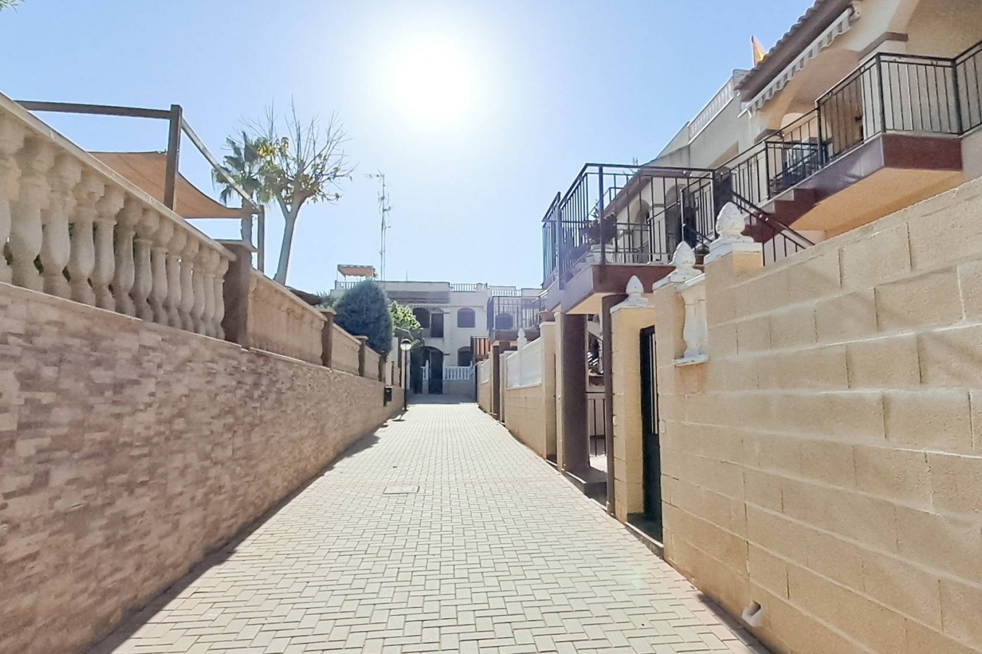 Brukt - Apartment -
Torrevieja - Parque Acuático - Sector 25