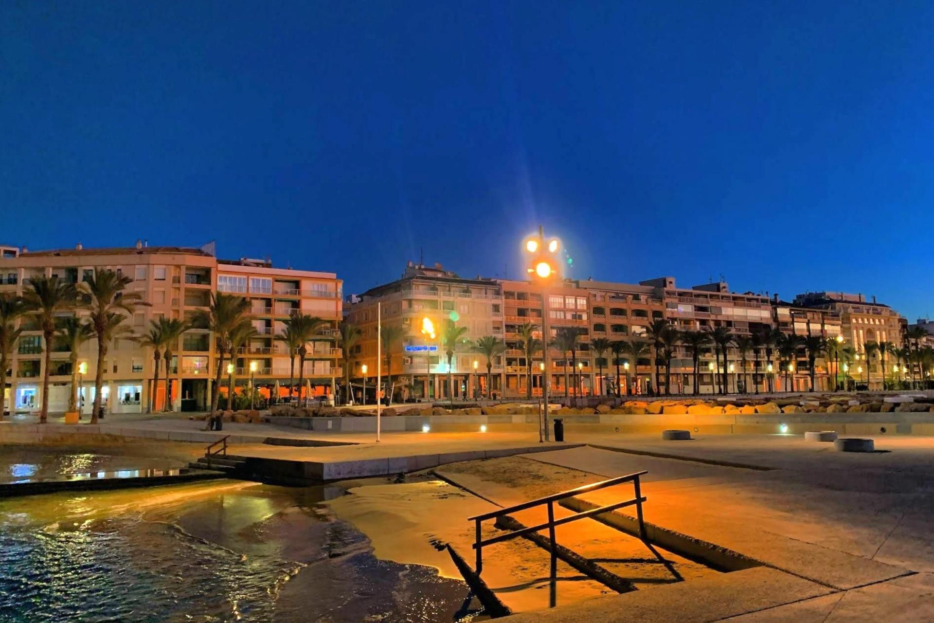 Brukt - Apartment -
Torrevieja - Paseo Maritimo