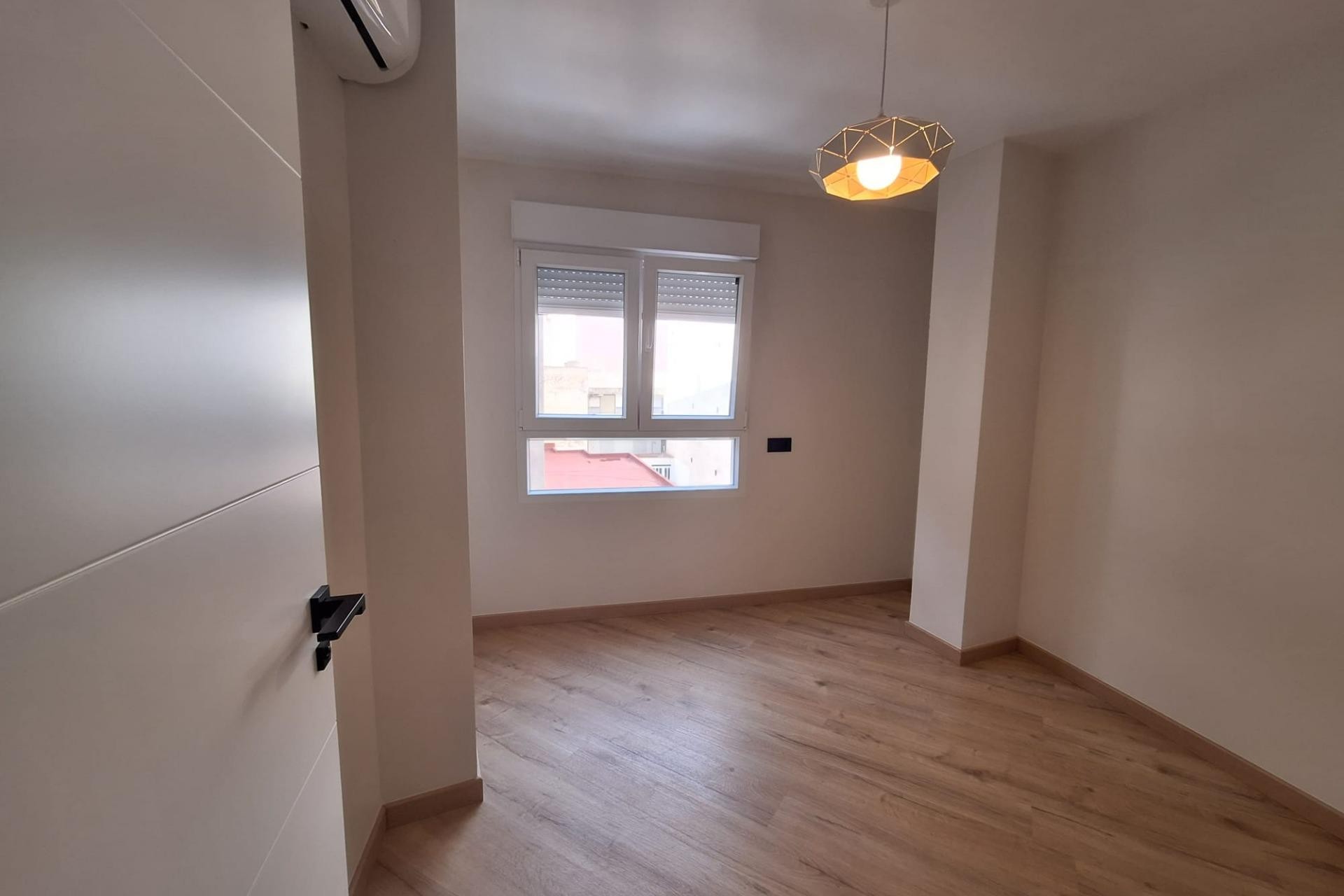 Brukt - Apartment -
Torrevieja - Playa de los Locos