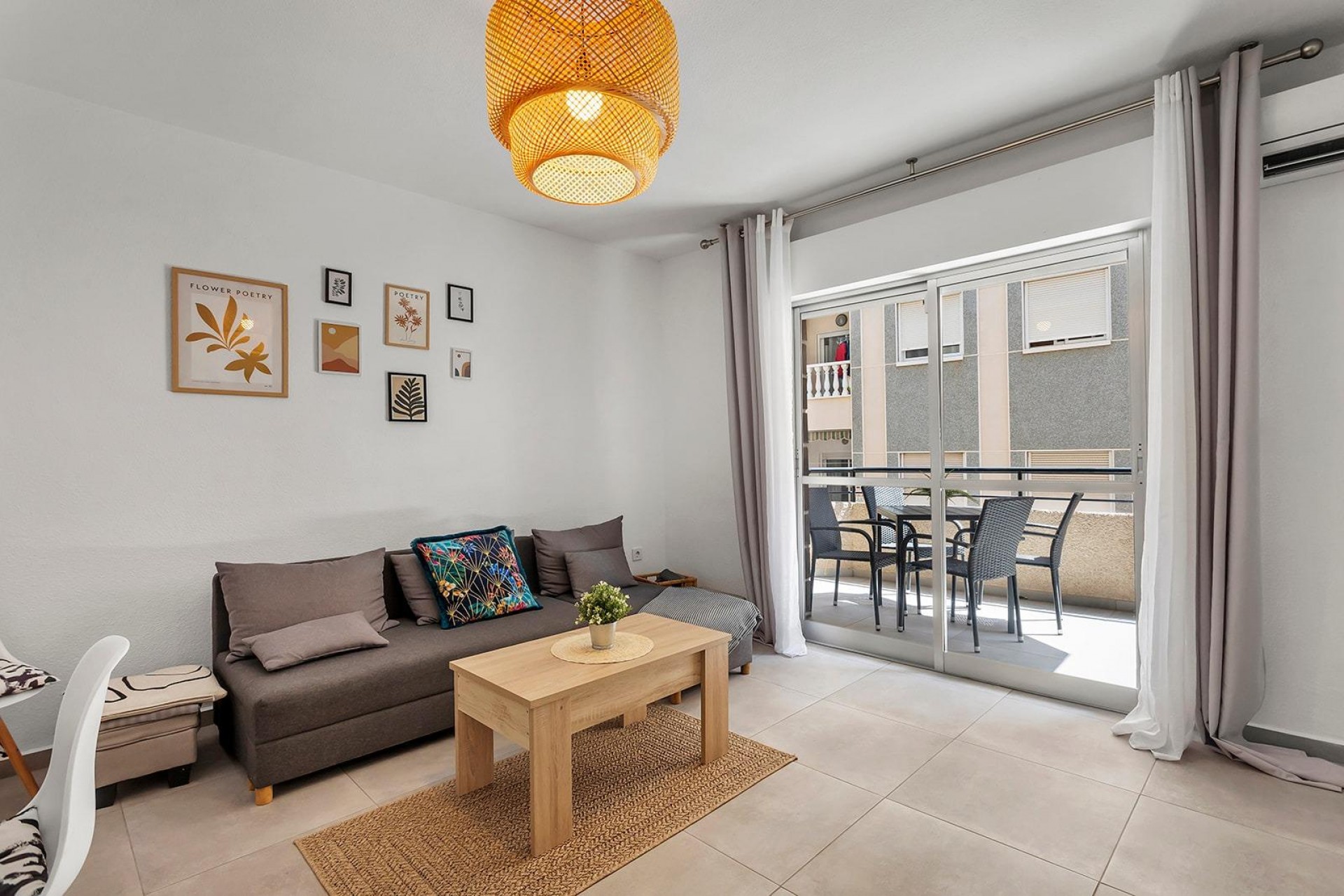 Brukt - Apartment -
Torrevieja - Playa de los Locos
