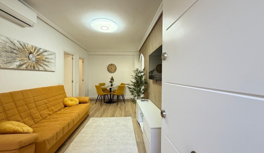 Brukt - Apartment -
Torrevieja - Playa de los Locos