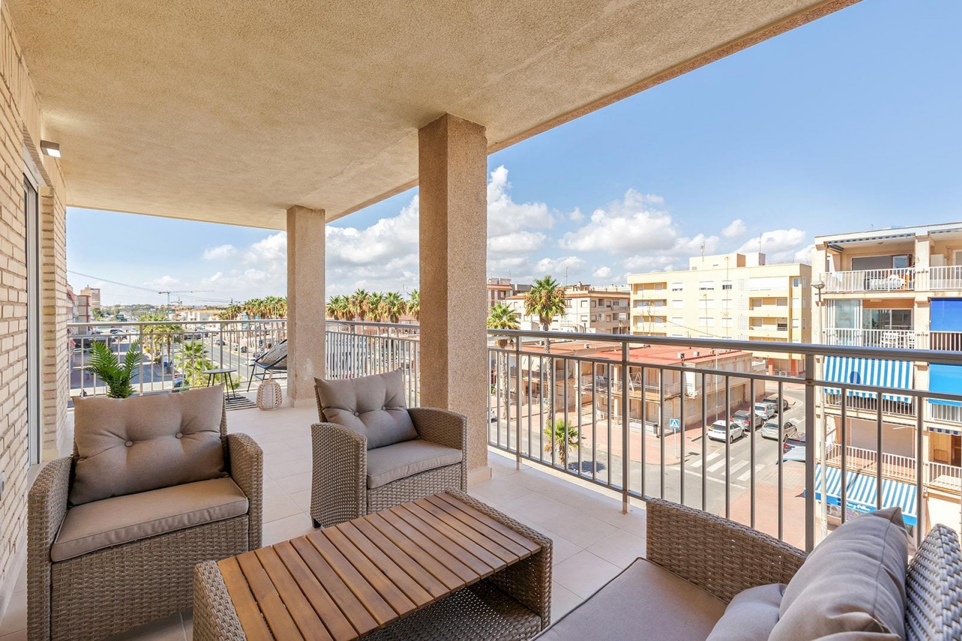 Brukt - Apartment -
Torrevieja - Playa De Los Naufragos