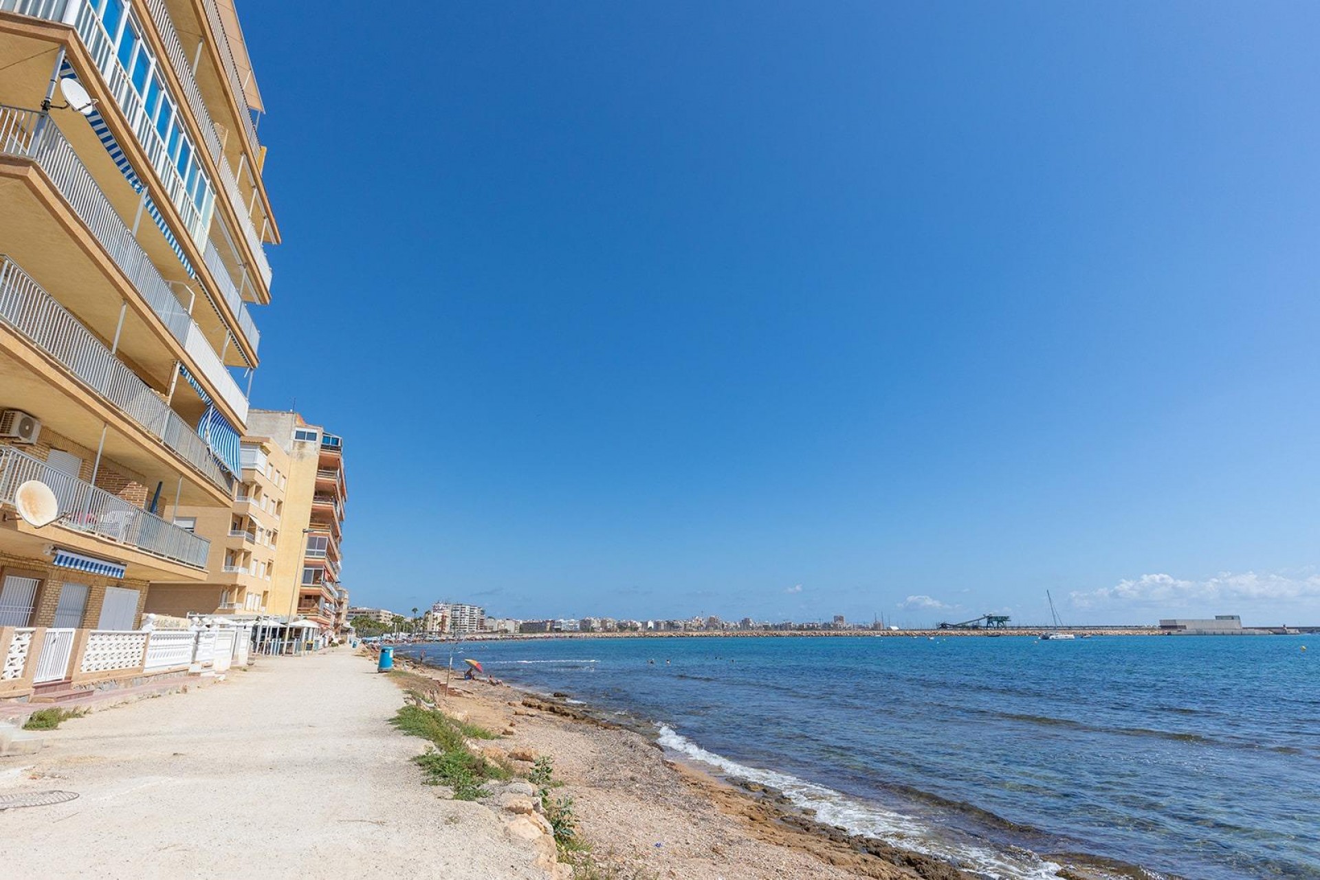 Brukt - Apartment -
Torrevieja - Playa De Los Naufragos