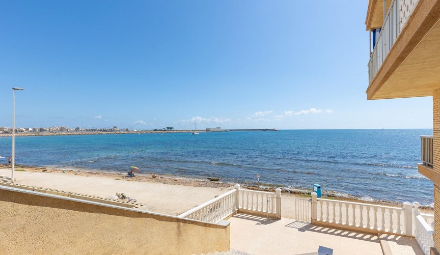 Brukt - Apartment -
Torrevieja - Playa De Los Naufragos