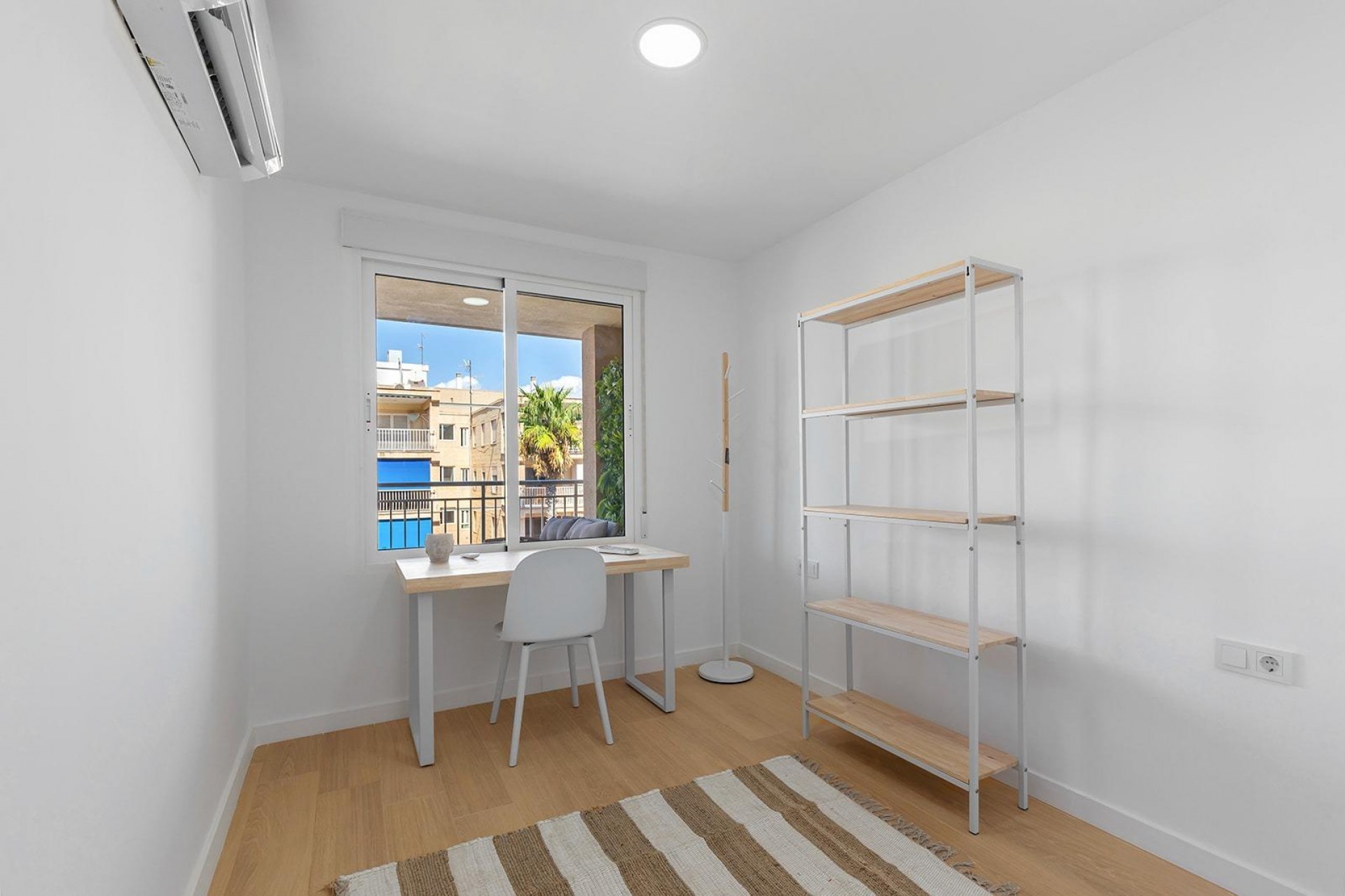 Brukt - Apartment -
Torrevieja - Playa De Los Naufragos