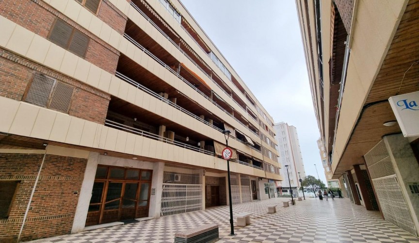 Brukt - Apartment -
Torrevieja - Playa De Los Naufragos