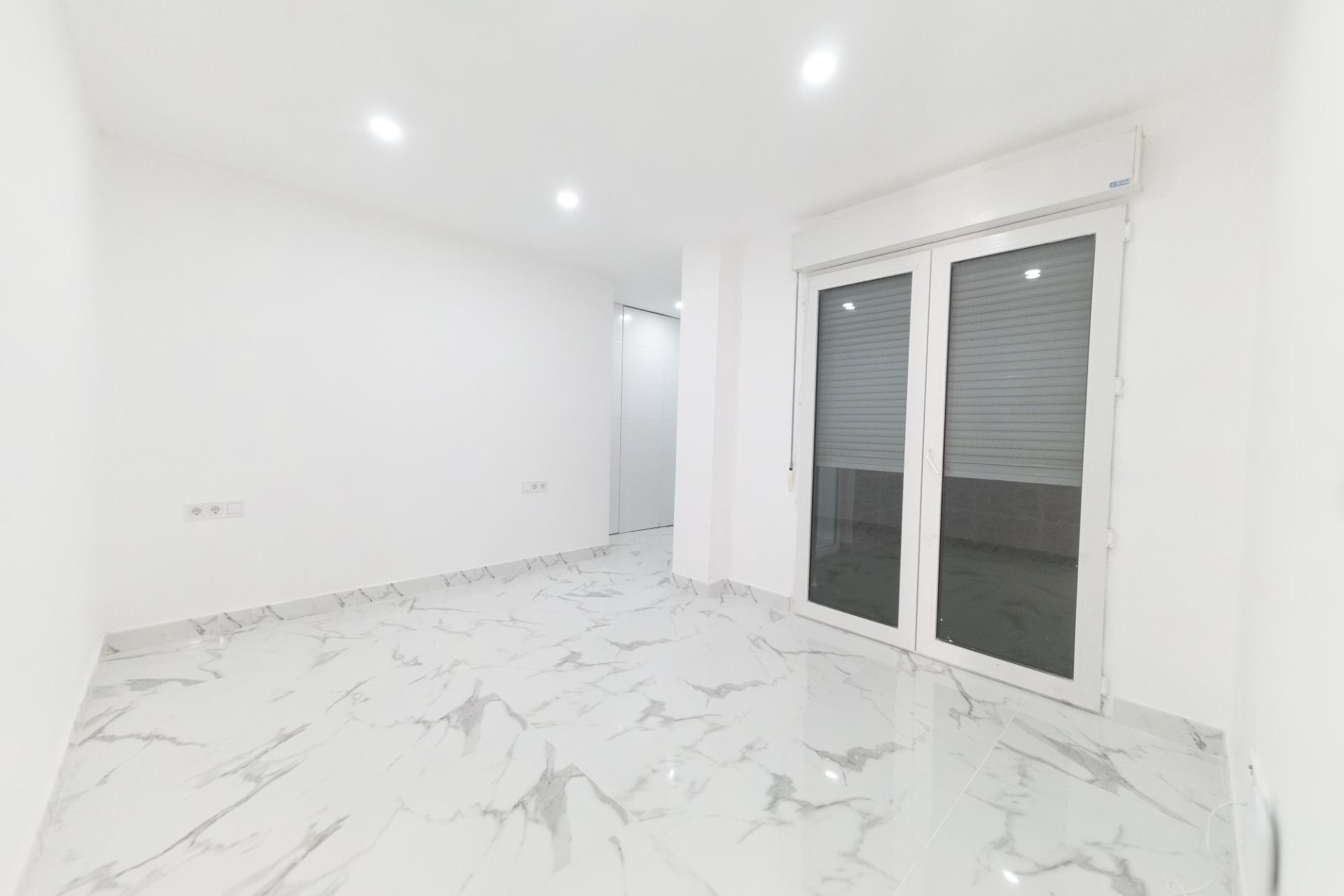 Brukt - Apartment -
Torrevieja - Playa De Los Naufragos