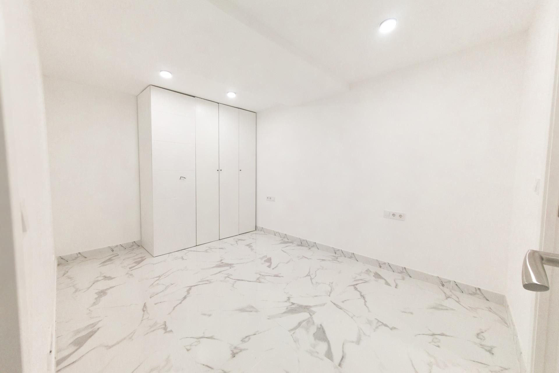 Brukt - Apartment -
Torrevieja - Playa De Los Naufragos