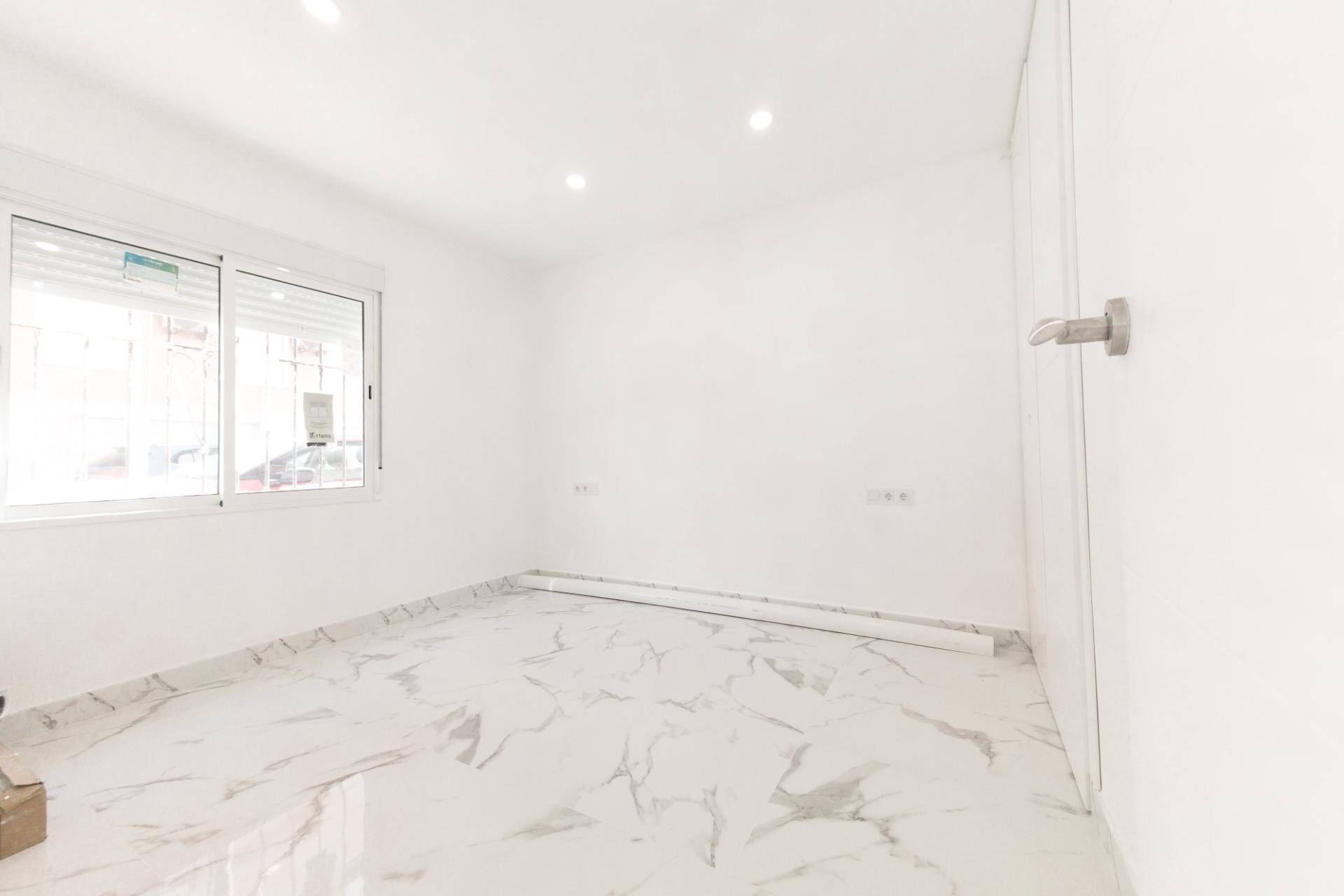 Brukt - Apartment -
Torrevieja - Playa De Los Naufragos