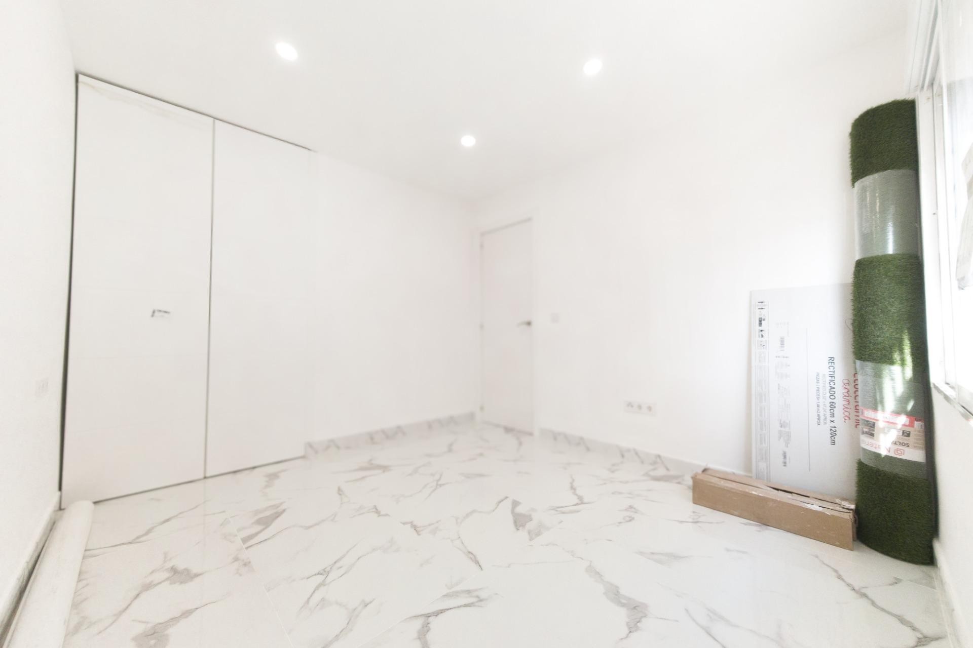 Brukt - Apartment -
Torrevieja - Playa De Los Naufragos