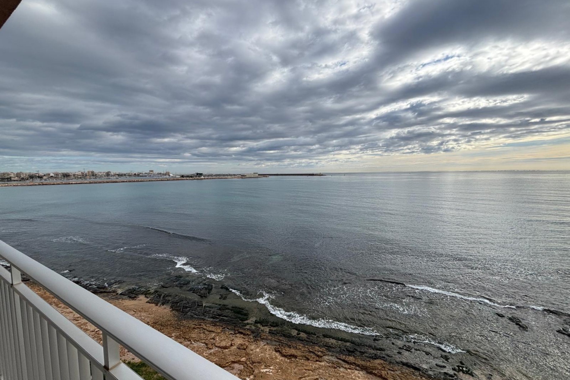 Brukt - Apartment -
Torrevieja - Playa De Los Naufragos