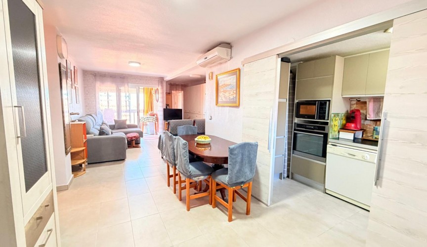 Brukt - Apartment -
Torrevieja - Playa De Los Naufragos