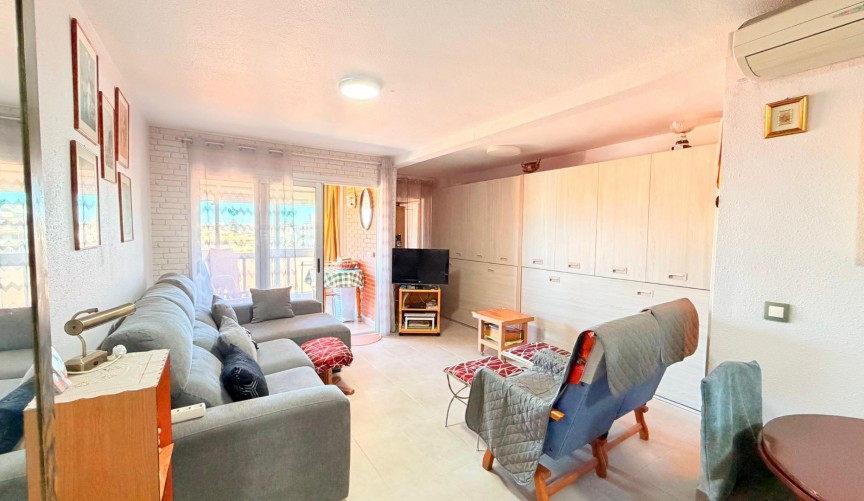 Brukt - Apartment -
Torrevieja - Playa De Los Naufragos