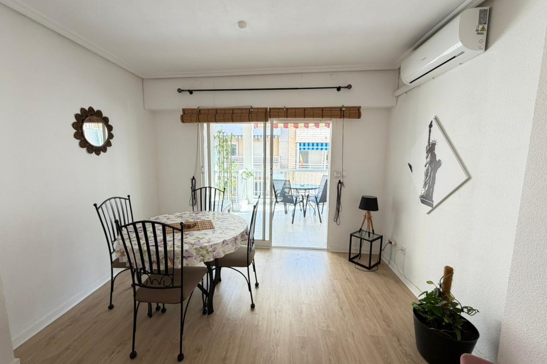 Brukt - Apartment -
Torrevieja - Playa del Cura