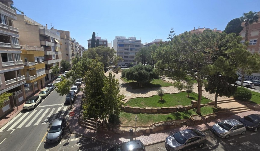 Brukt - Apartment -
Torrevieja - Playa del Cura