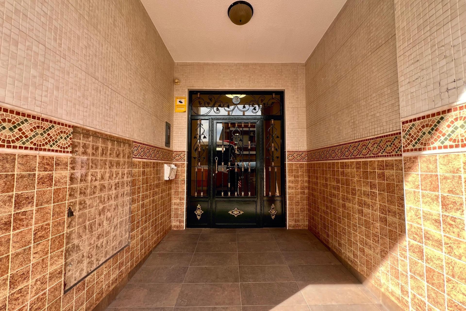 Brukt - Apartment -
Torrevieja - Puerto Deportivo