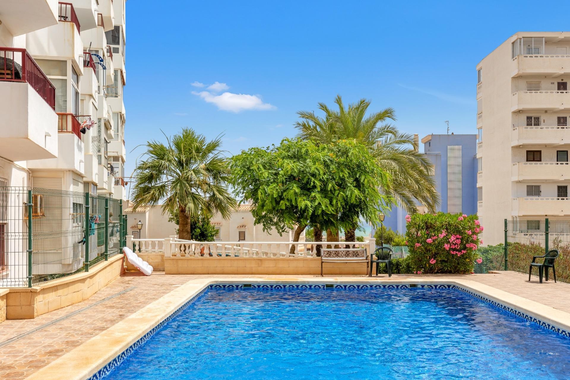 Brukt - Apartment -
Torrevieja - Torre La Mata