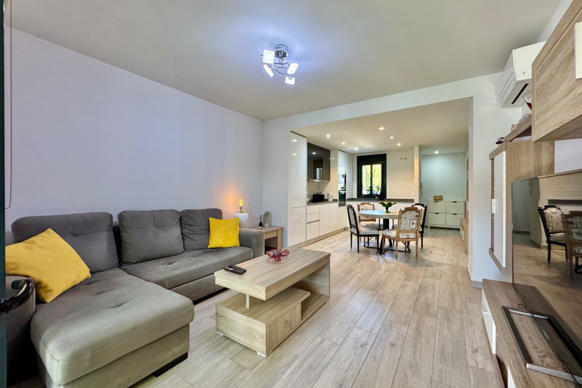 Brukt - Apartment -
Villamartin - Costa Blanca