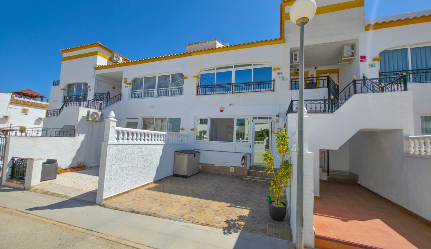 Brukt - Apartment -
Vistabella Golf Entre Naranjos - Inland