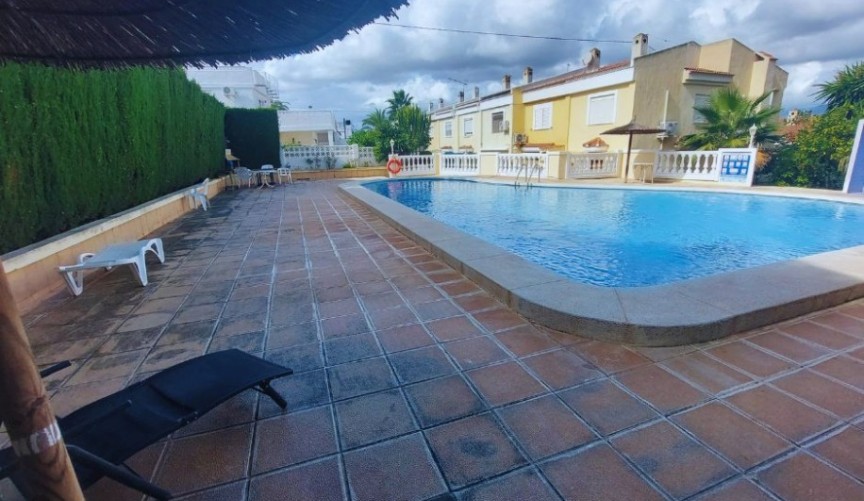 Brukt - Bungalow -
Albir - Costa Blanca