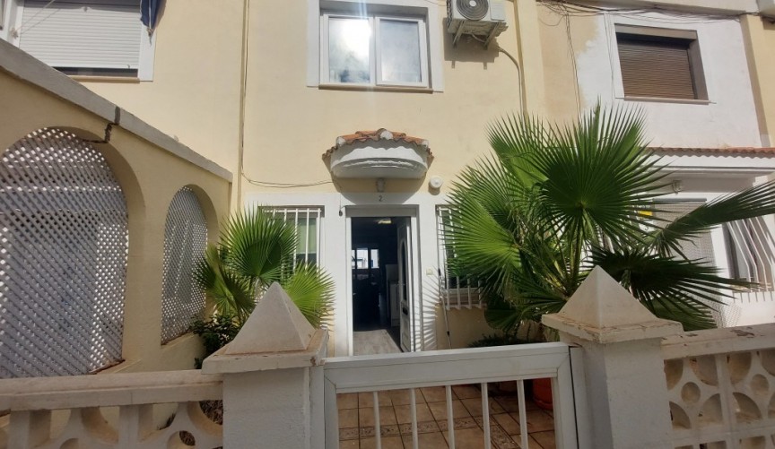 Brukt - Bungalow -
Albir - Costa Blanca