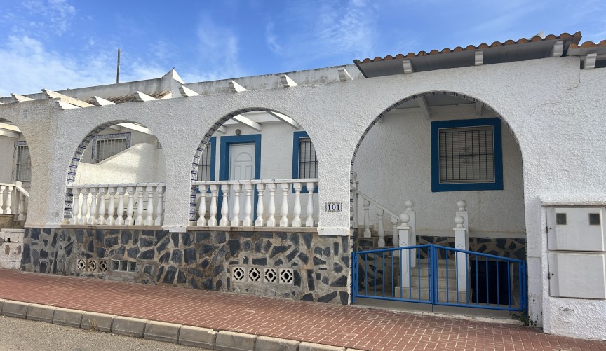Brukt - Bungalow -
Camposol - Inland