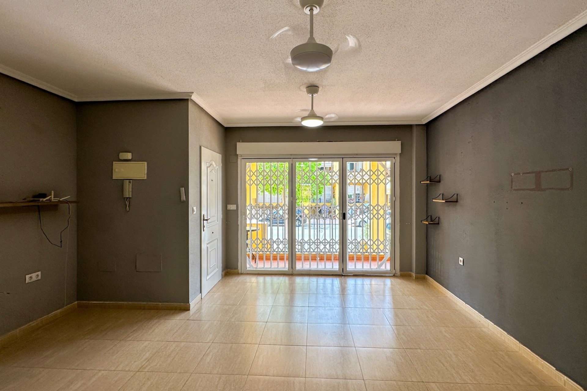 Brukt - Bungalow -
Daya Nueva - Costa Blanca