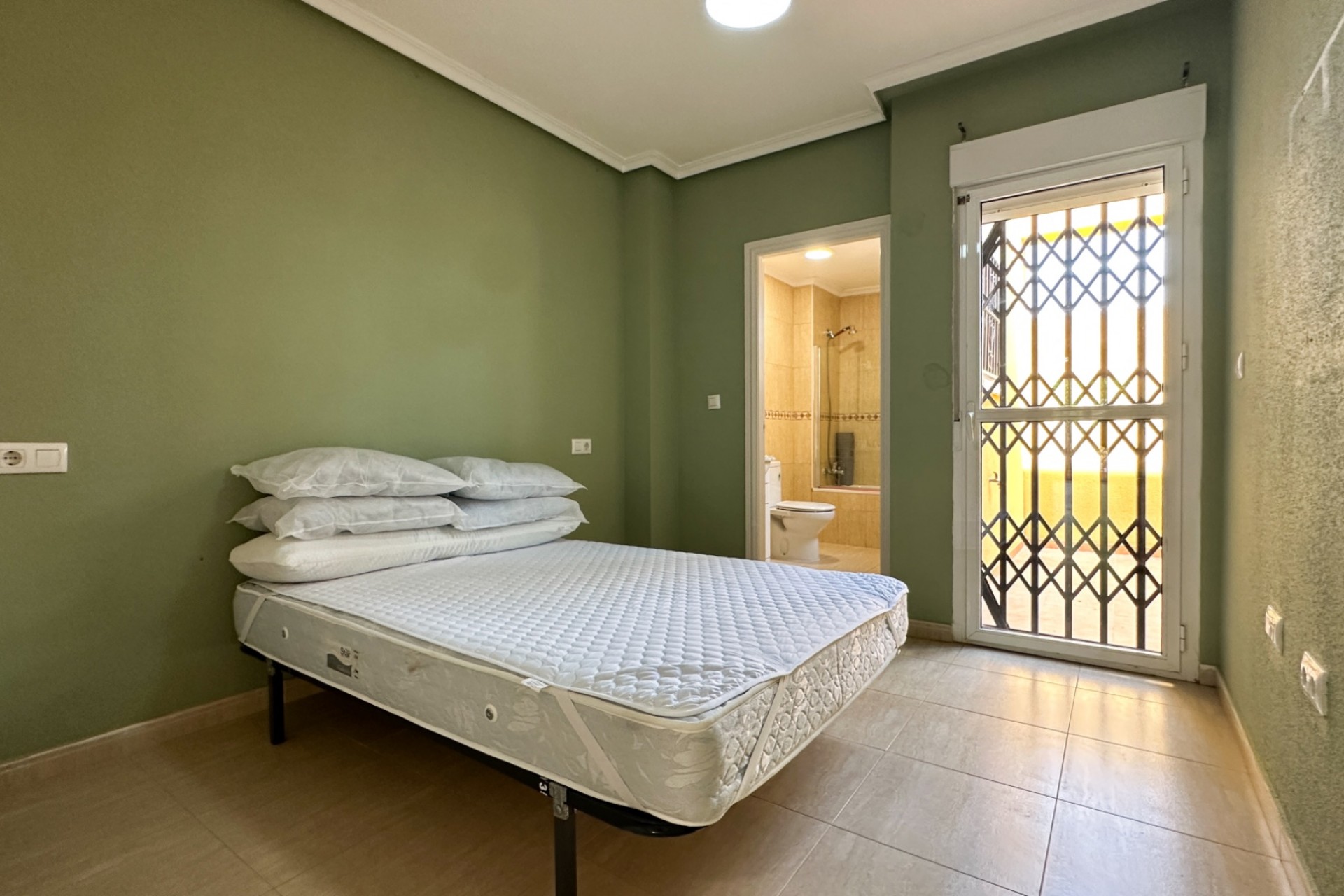 Brukt - Bungalow -
Daya Nueva - Costa Blanca