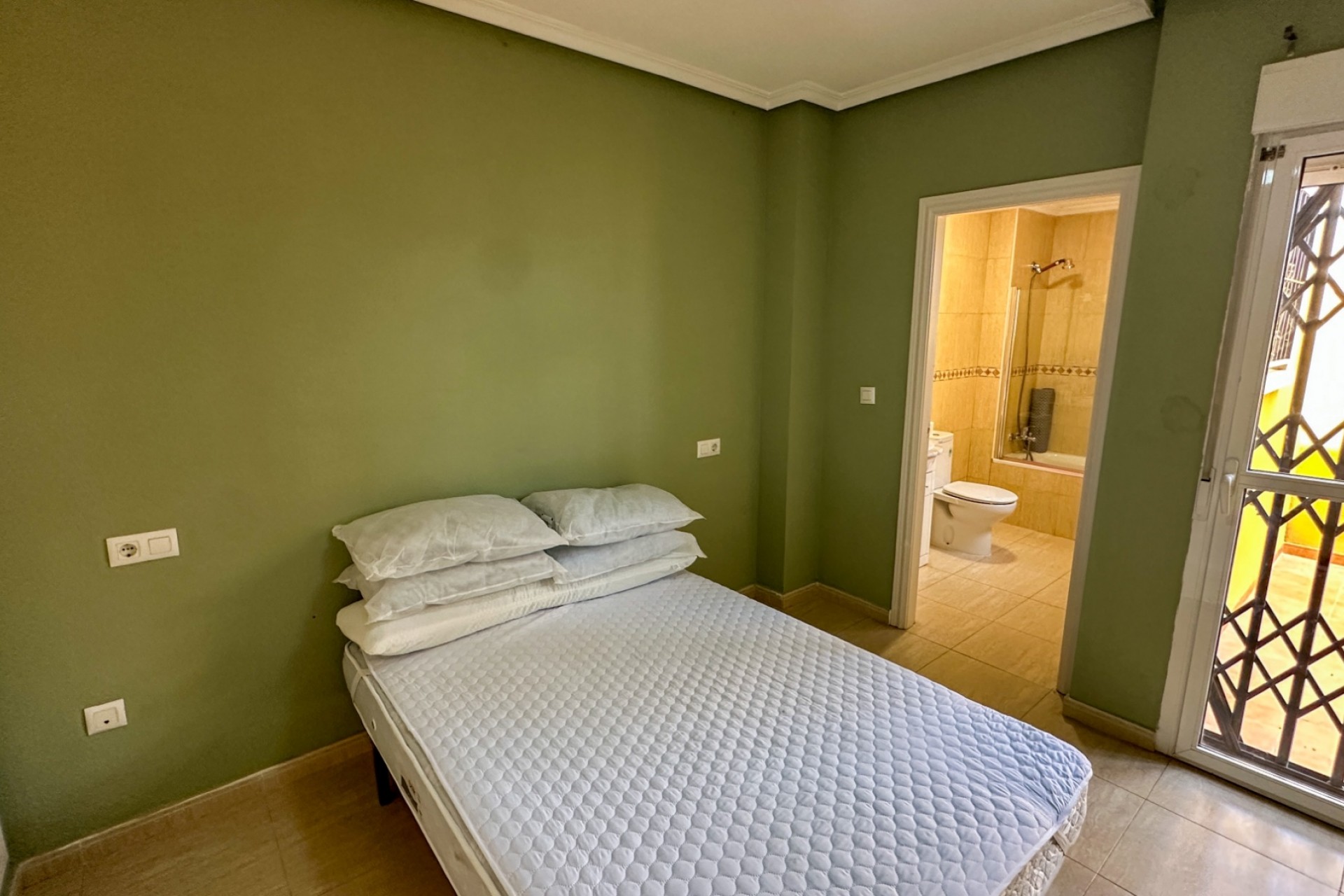 Brukt - Bungalow -
Daya Nueva - Costa Blanca