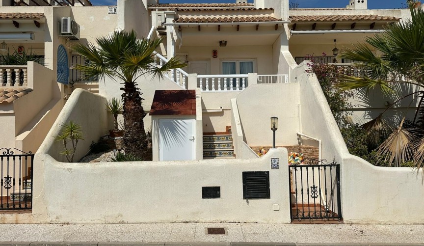 Brukt - Bungalow -
Orihuela Costa - Costa Blanca