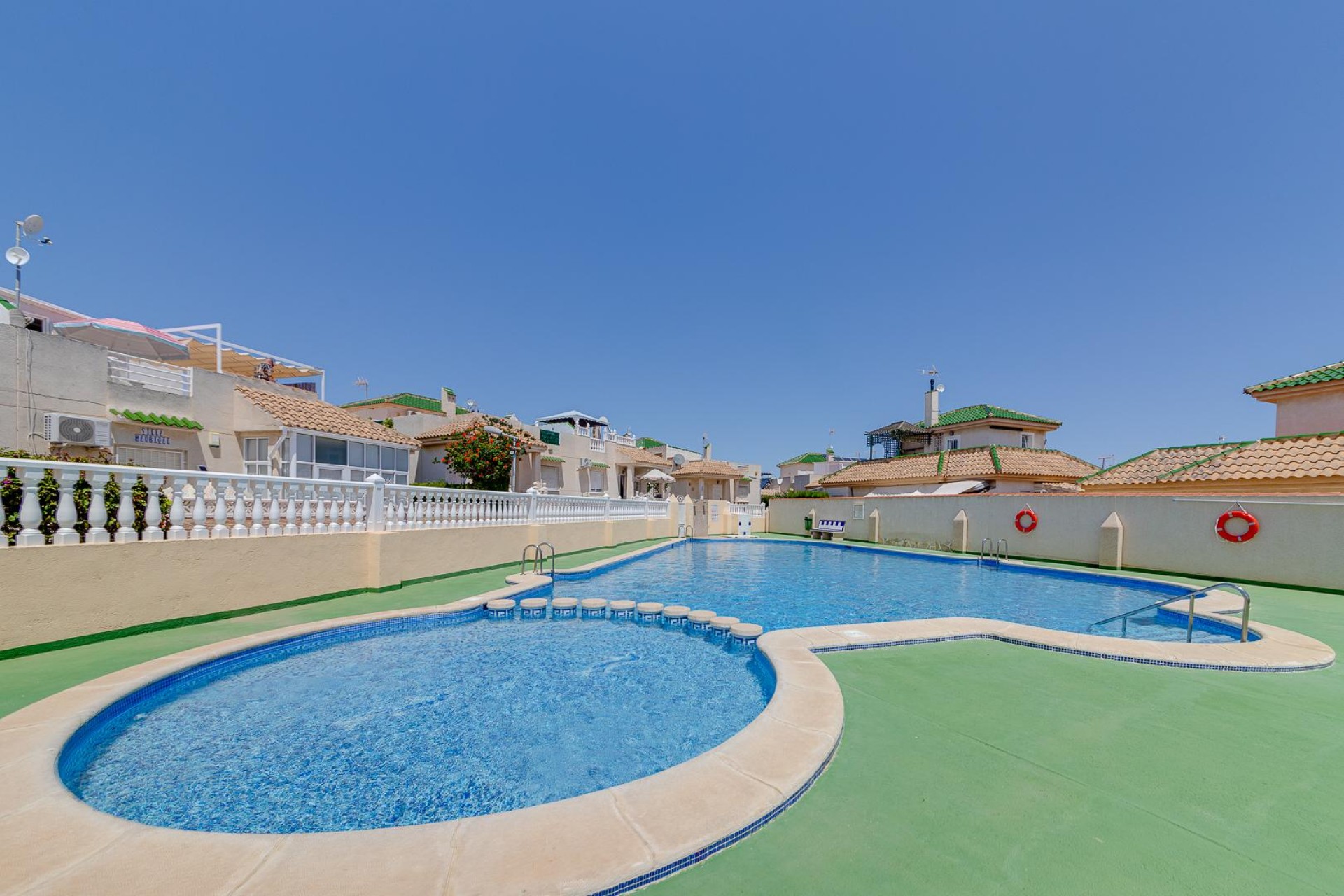 Brukt - Bungalow -
Orihuela Costa - Costa Blanca