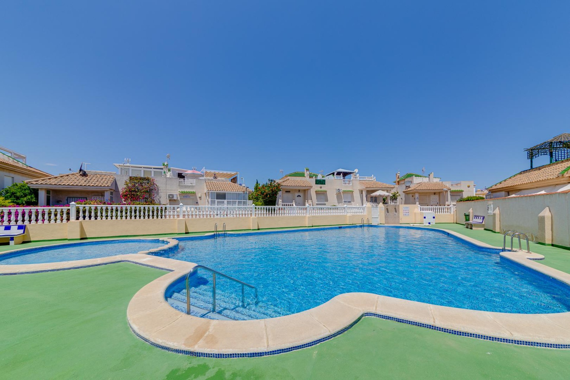 Brukt - Bungalow -
Orihuela Costa - Costa Blanca