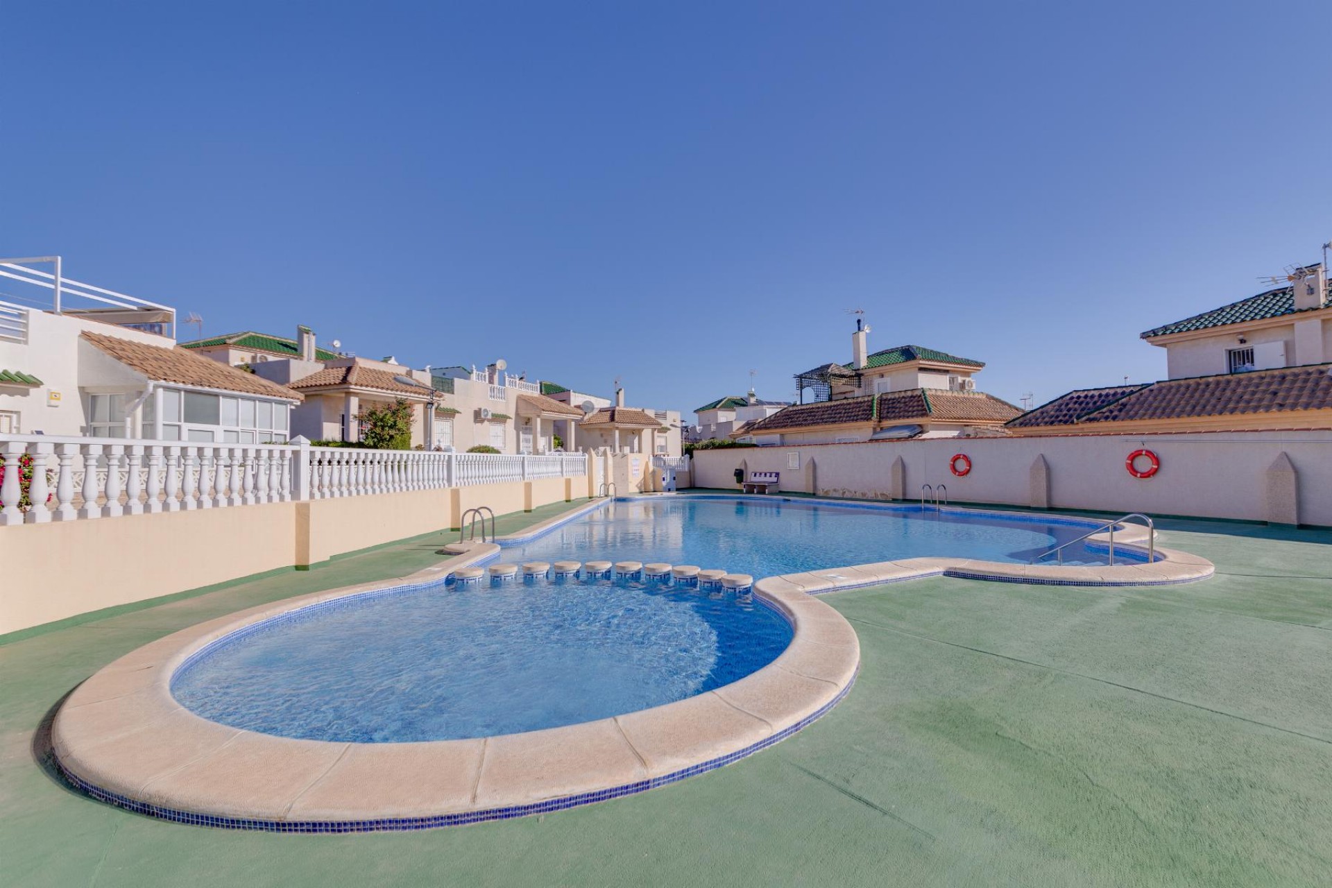 Brukt - Bungalow -
Orihuela Costa - Costa Blanca