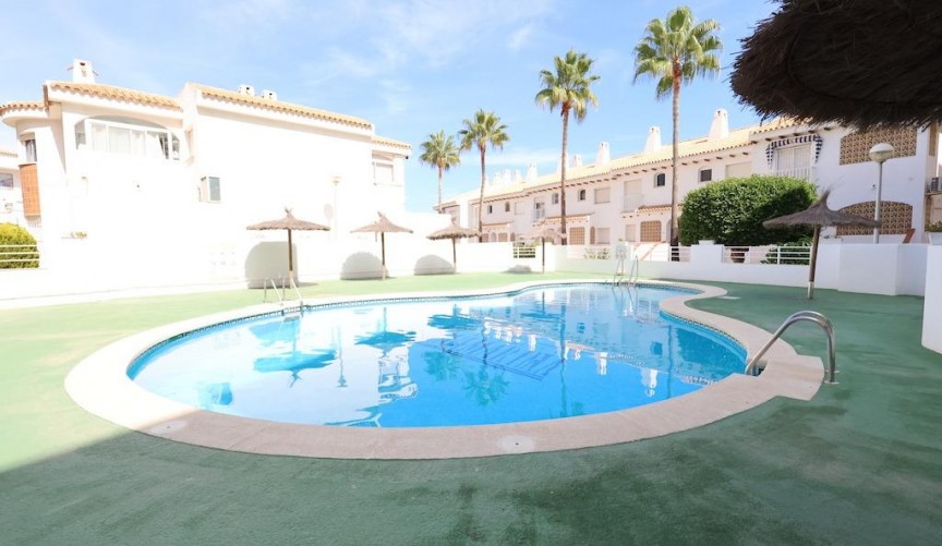 Brukt - Bungalow -
Orihuela Costa - Costa Blanca