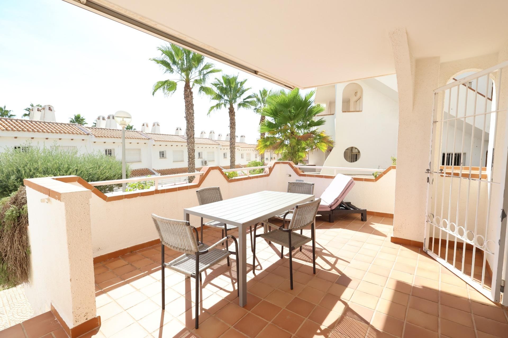 Brukt - Bungalow -
Orihuela Costa - Costa Blanca