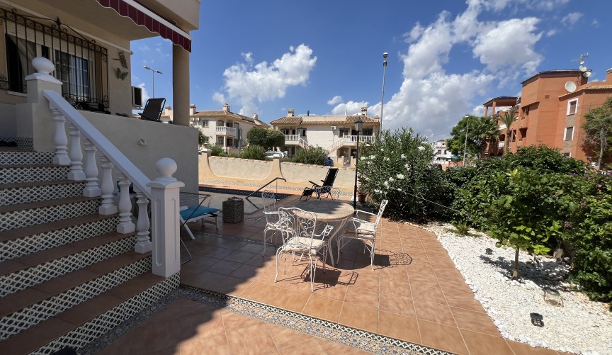 Brukt - Bungalow -
Orihuela Costa - Costa Blanca