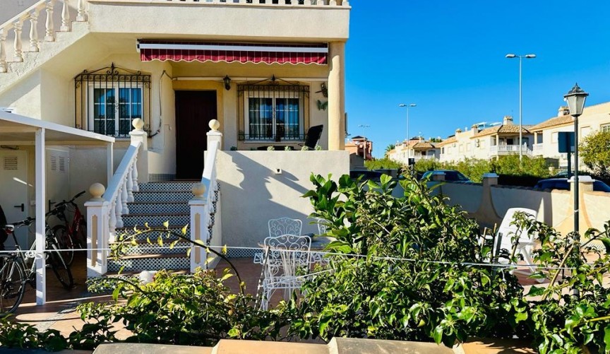 Brukt - Bungalow -
Orihuela Costa - Costa Blanca