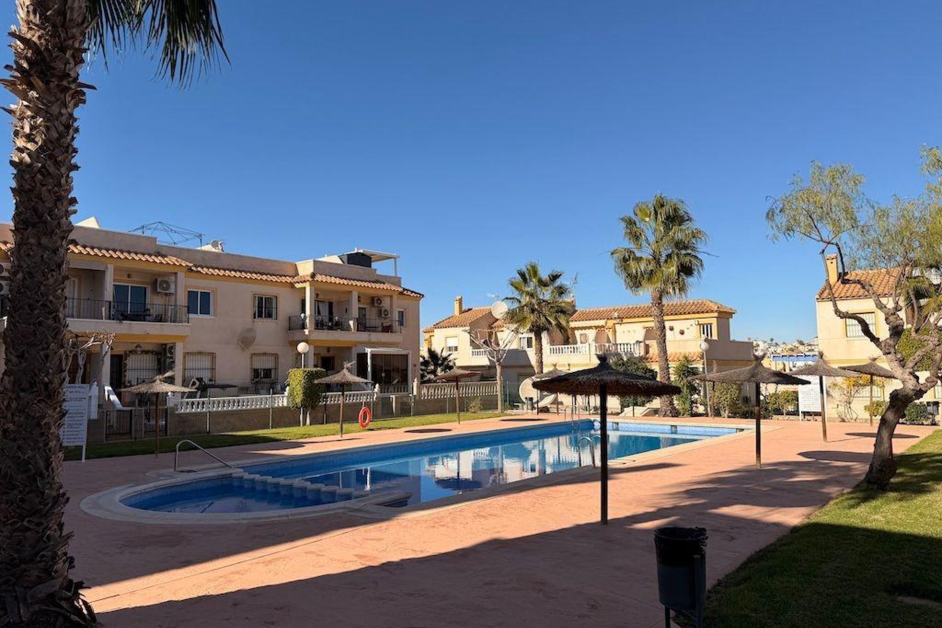 Brukt - Bungalow -
Orihuela Costa - Costa Blanca