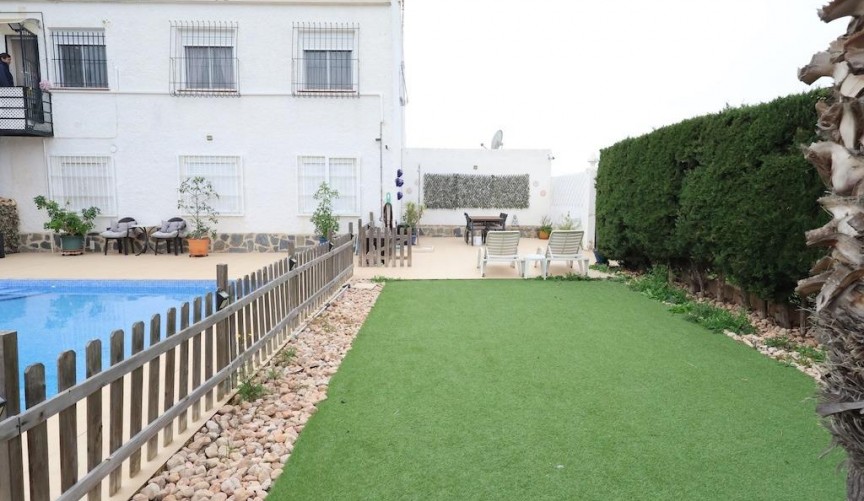 Brukt - Bungalow -
Orihuela Costa - Costa Blanca