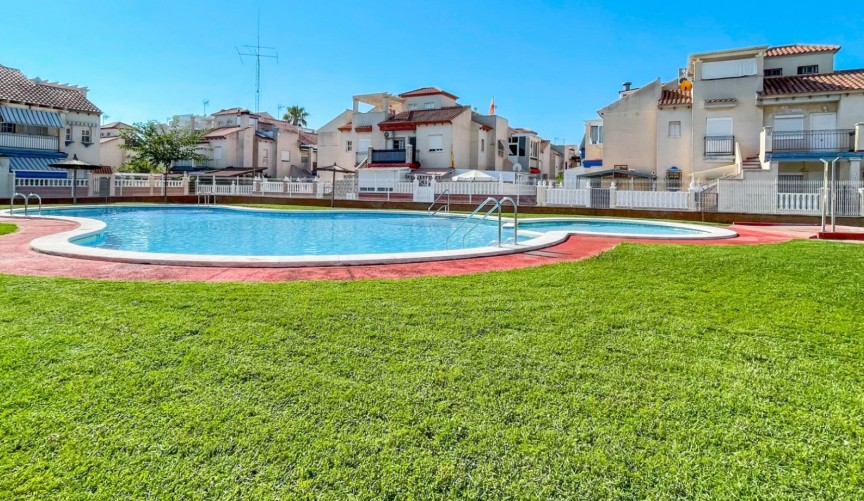 Brukt - Bungalow -
Orihuela Costa - Costa Blanca