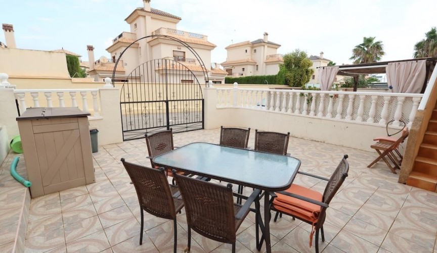Brukt - Bungalow -
Orihuela Costa - Costa Blanca