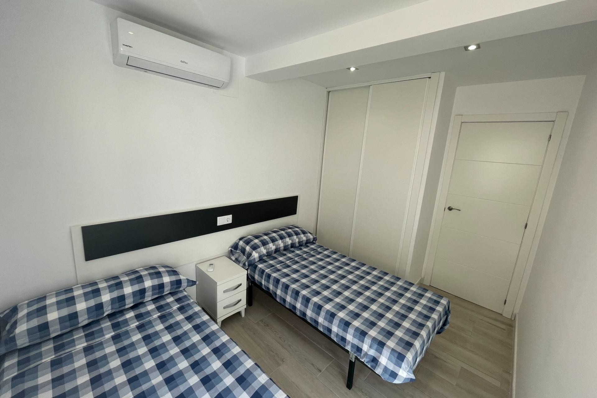 Brukt - Bungalow -
Orihuela Costa - La Regia