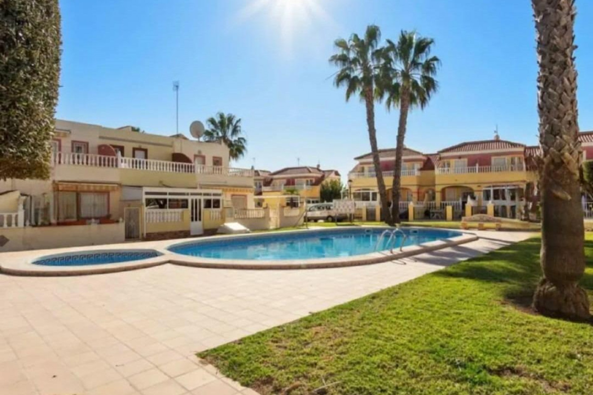 Brukt - Bungalow -
Orihuela Costa - Lomas de Cabo Roig