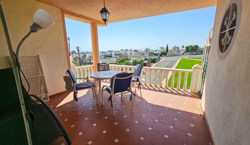 Brukt - Bungalow -
Orihuela Costa - Los Altos