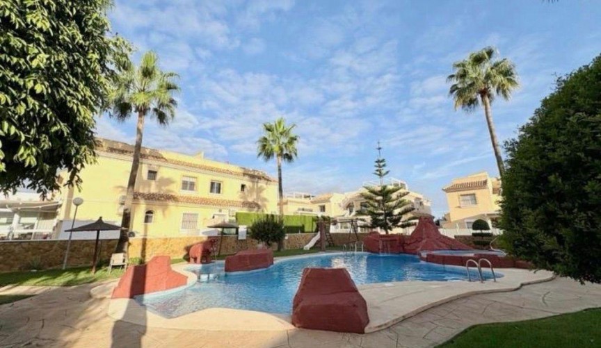Brukt - Bungalow -
Orihuela Costa - Los Dolses