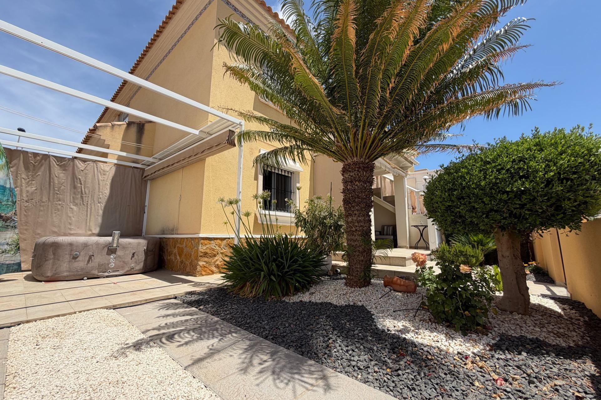 Brukt - Bungalow -
Orihuela Costa - Los Dolses