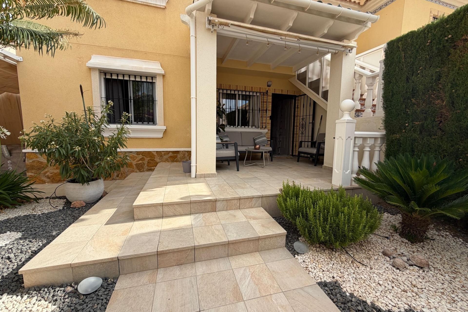 Brukt - Bungalow -
Orihuela Costa - Los Dolses