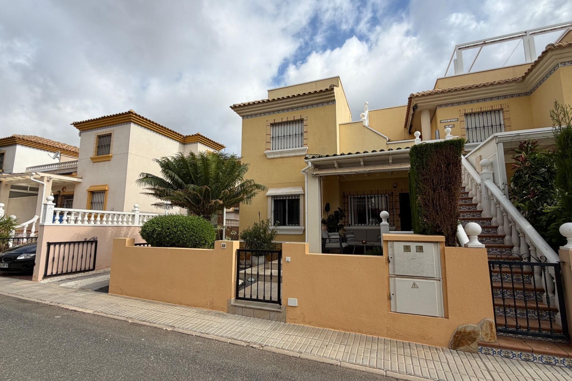 Brukt - Bungalow -
Orihuela Costa - Los Dolses