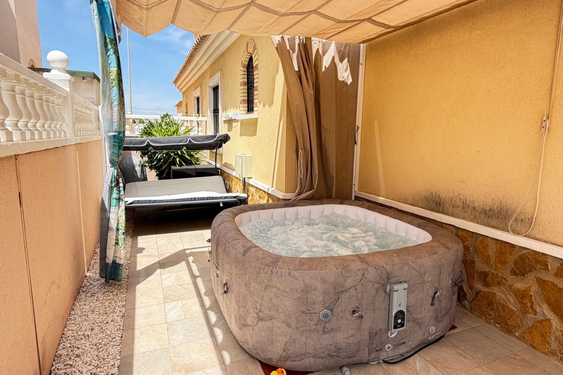 Brukt - Bungalow -
Orihuela Costa - Los Dolses